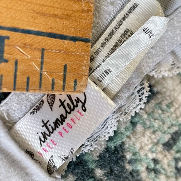 Intimately Free People Light Gray Floral Lace Halter Neck Bralette Size XS - Picture 6 of 10